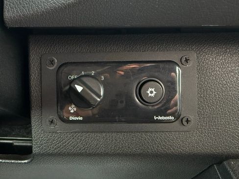 Used 2022 Mercedes-Benz Sprinter 4500 w/ Parking Package image 45