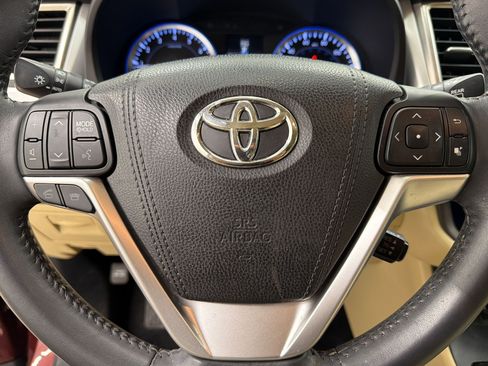 Used 2016 Toyota Highlander Limited AWD/4WD image 27