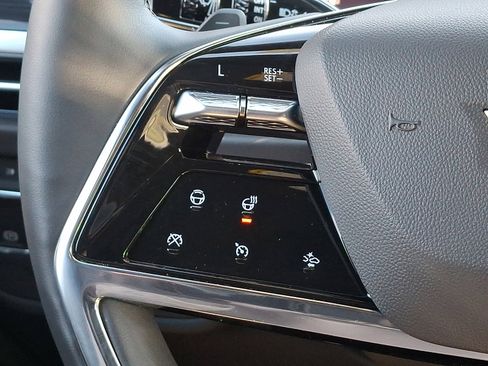 Certified 2025 Cadillac Escalade ESV Sport w/ Touring Package image 27