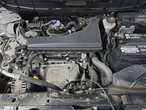 Used 2018 Nissan Rogue SV AWD/4WD image 13