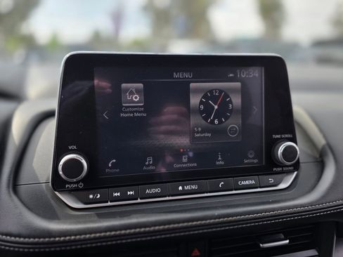 Used 2024 Nissan Rogue SV image 29