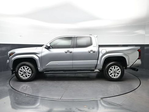 Used 2025 Toyota Tacoma SR5 RWD image 8