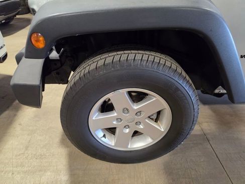 Used 2012 Jeep Wrangler Sport AWD/4WD image 3