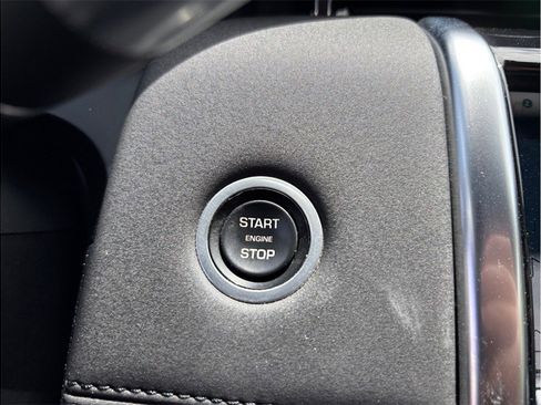 Used 2021 Land Rover Discovery Sport SE image 30