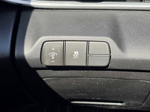 Used 2024 Hyundai Elantra Limited FWD image 31