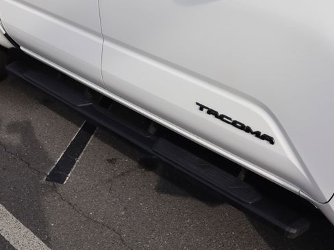 Used 2025 Toyota Tacoma TRD Sport image 13