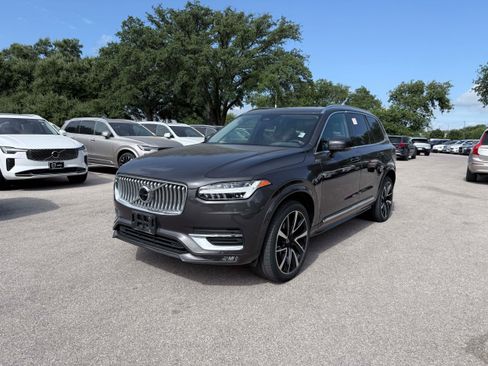 Certified 2023 Volvo XC90 B6 Plus w/ Protection Package AWD/4WD image 2
