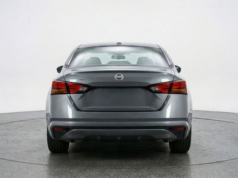Used 2025 Nissan Altima 2.5 SV image 7