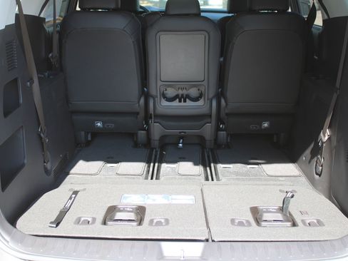 New 2026 Kia Carnival SX Prestige image 13