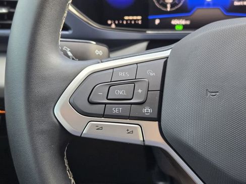 Used 2022 Volkswagen Taos SE image 29