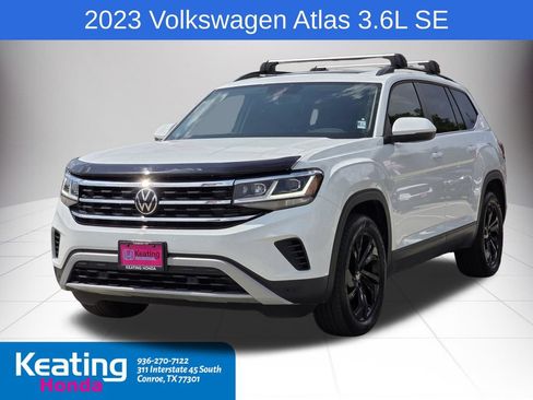 Used 2023 Volkswagen Atlas SE w/ Panoramic Sunroof Package FWD image 2
