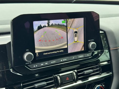 Used 2025 Nissan Pathfinder Rock Creek image 38