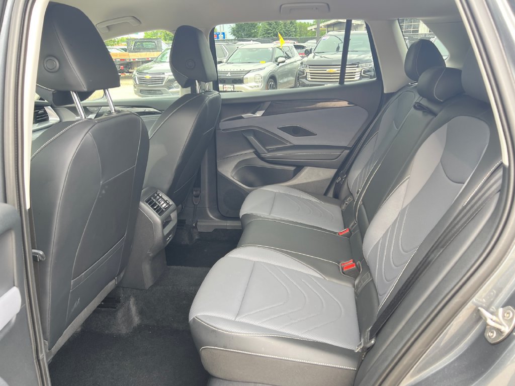 Used 2026 Volkswagen Tiguan SE FWD image 27