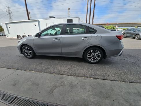 Used 2023 Kia Forte LXS w/ LXS Technology Package FWD image 8