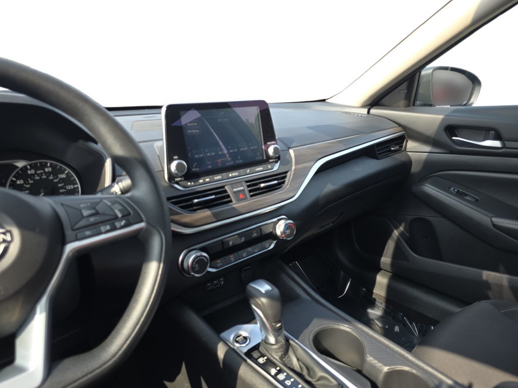 Used 2025 Nissan Altima 2.5 SV FWD image 20