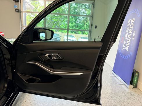 Used 2019 BMW 330i Sedan w/ Driving Assistance Package RWD image 22