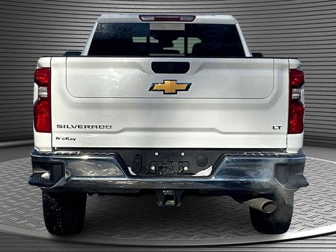 Used 2022 Chevrolet Silverado 1500 LT image 5