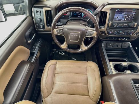 Used 2018 GMC Sierra 2500 Denali w/ Duramax Plus Package AWD/4WD image 24