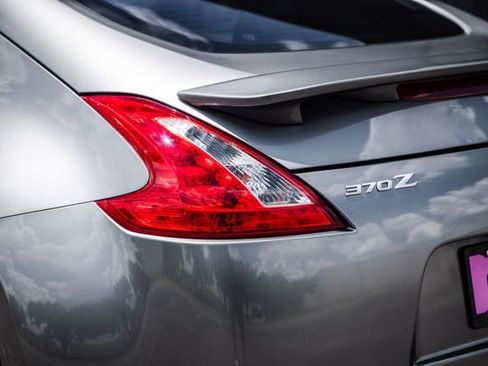 Used 2013 Nissan 370Z Coupe RWD image 29