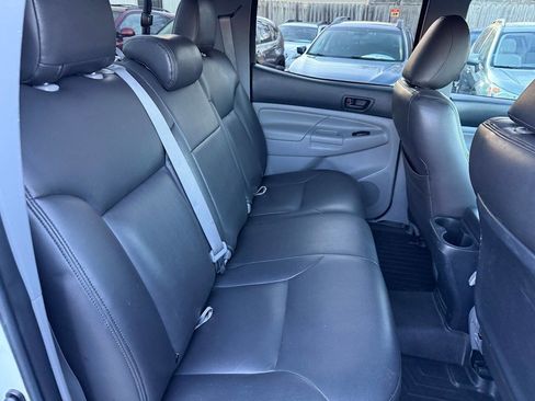 Used 2014 Toyota Tacoma 4x4 Double Cab w/ SR5 Package image 72