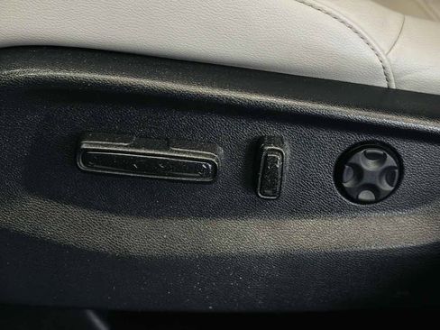 Used 2020 Honda CR-V Touring image 30