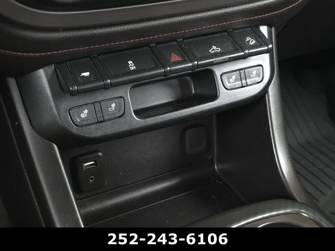 Used 2018 GMC Canyon All Terrain w/ All Terrain X Package AWD/4WD image 14
