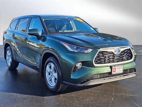 Used 2023 Toyota Highlander LE image 7