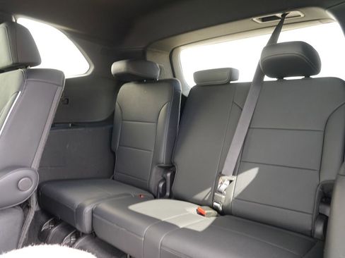 Used 2025 Buick Enclave Preferred image 26