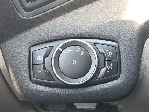 Used 2017 Ford Escape SE image 25