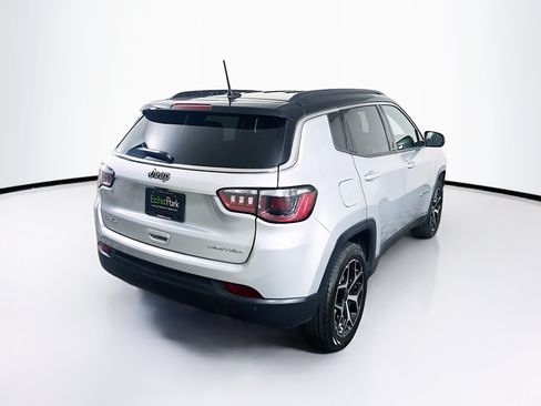 Used 2025 Jeep Compass Limited AWD/4WD image 9