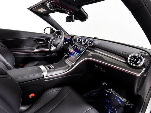 Certified 2025 Mercedes-Benz CLE 300 4MATIC Cabriolet image 37