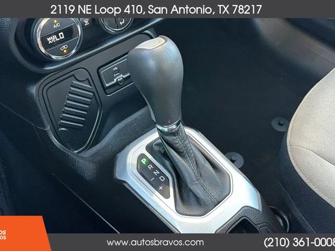 Used 2016 Jeep Renegade Latitude FWD image 16