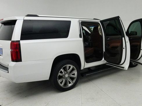 Used 2018 Chevrolet Suburban Premier AWD/4WD image 12