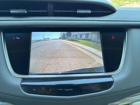 Used 2018 Cadillac XT5 Luxury w/ Driver Awareness Package FWD image 12