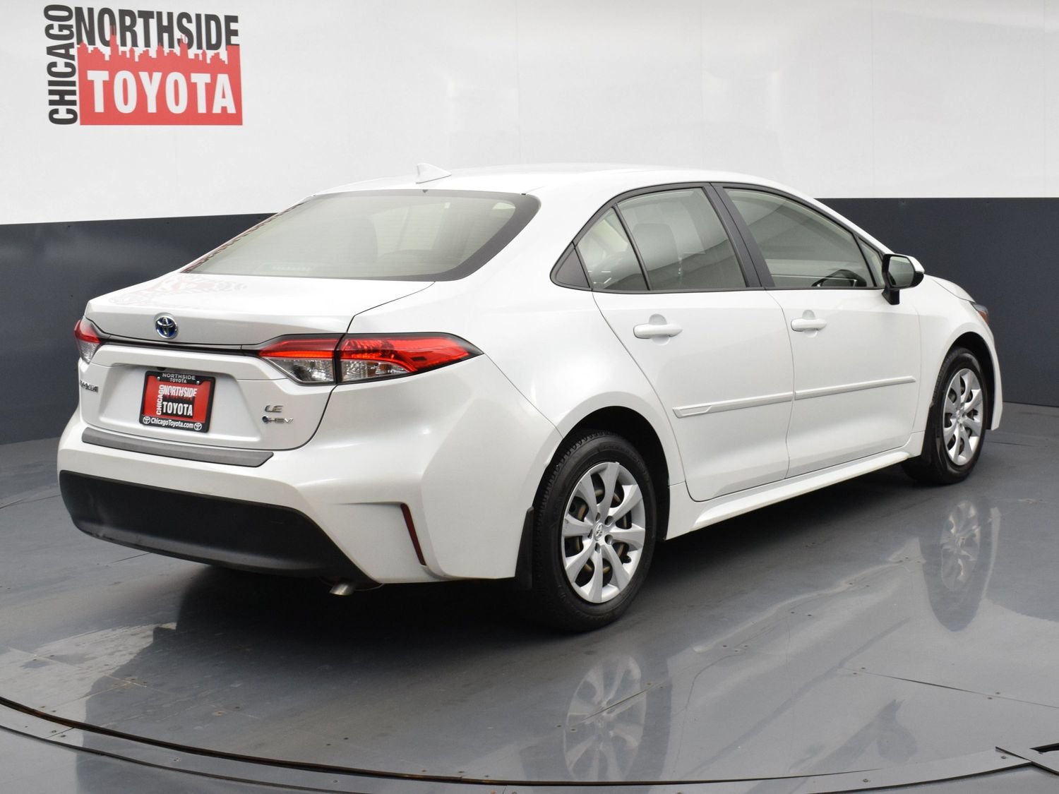 Used 2025 Toyota Corolla LE FWD image 4