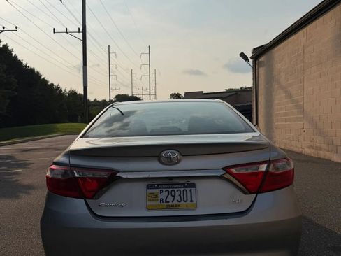 Used 2017 Toyota Camry SE FWD image 6