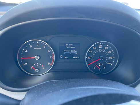 Used 2020 Kia Sportage LX image 9