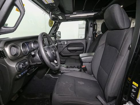 Used 2023 Jeep Wrangler Unlimited w/ Sun & Screen Package AWD/4WD image 39