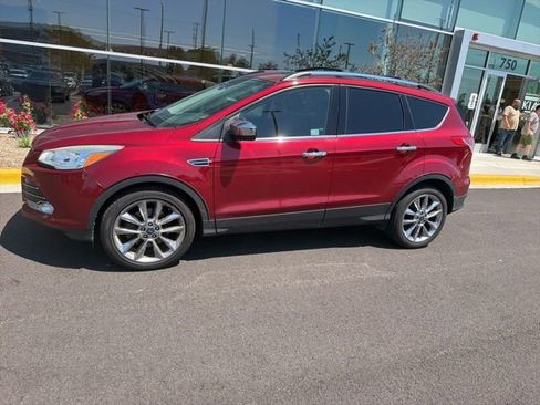 Used 2015 Ford Escape SE w/ SE Chrome Package FWD image 2