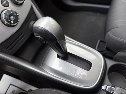 Used 2016 Chevrolet Trax LT w/ LT Sun and Sound Package FWD image 32