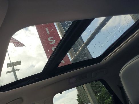 Certified 2025 Nissan Pathfinder SL w/ SL Premium Package image 28