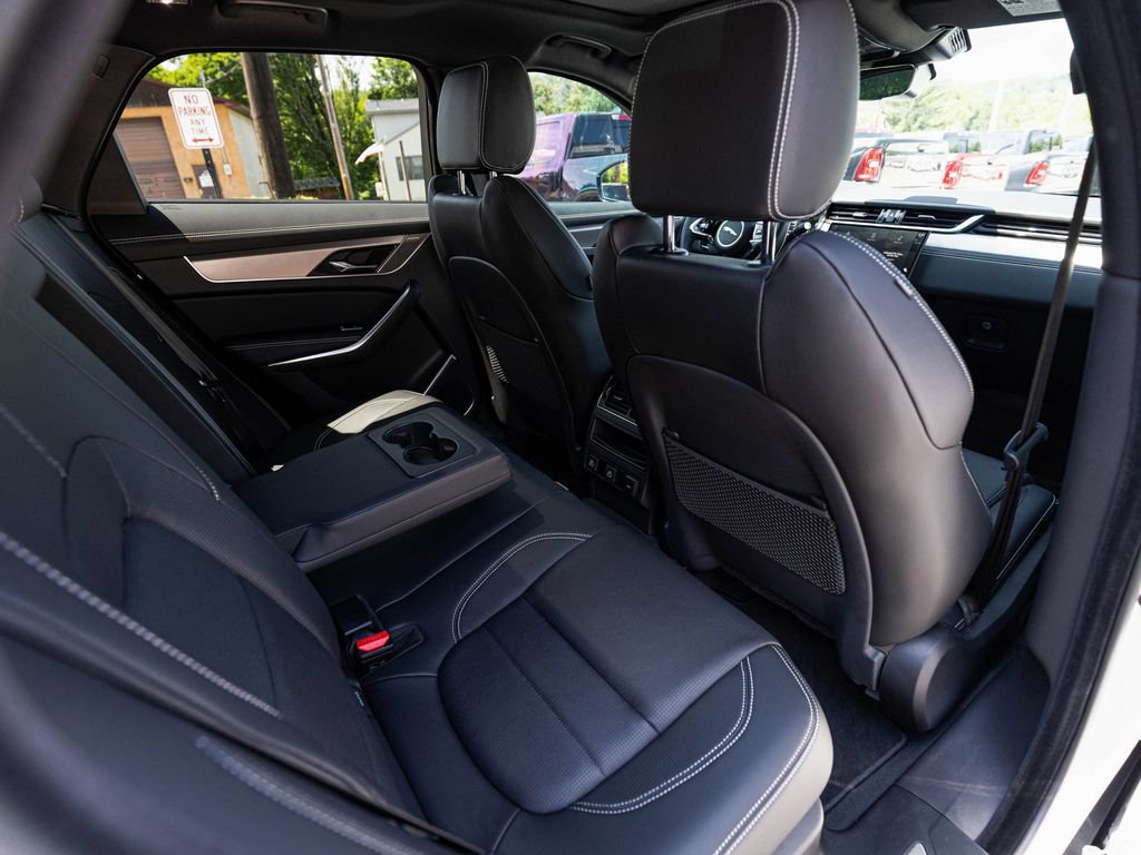 Used 2026 Jaguar F-PACE R-Dynamic S AWD/4WD image 24