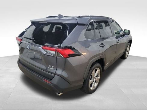 Used 2021 Toyota RAV4 XLE Premium image 7