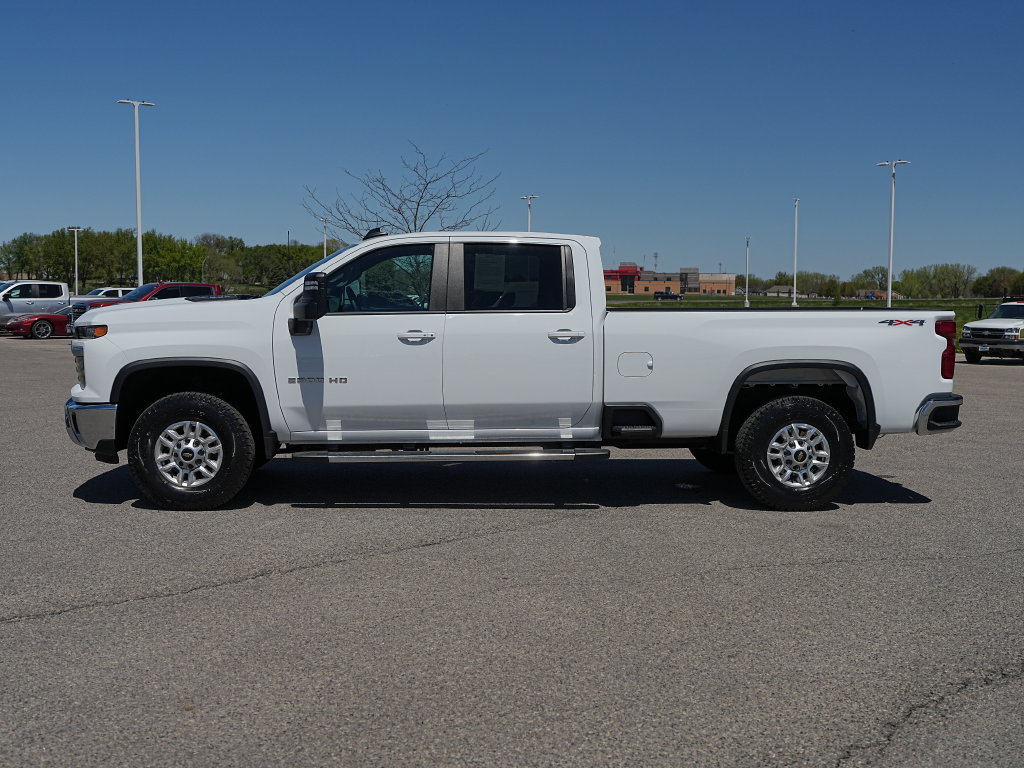 Used 2025 Chevrolet Silverado 2500 LT AWD/4WD image 11