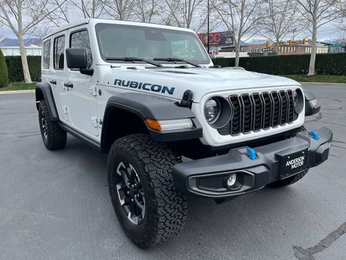Used 2025 Jeep Wrangler Unlimited Rubicon 4xe w/ Convenience Group AWD/4WD image 5