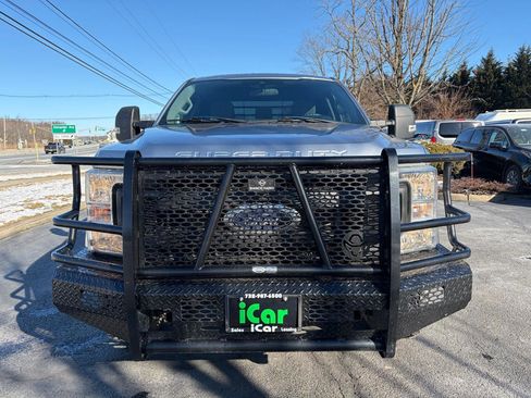 Used 2022 Ford F250 XL w/ Power Equipment Group image 4
