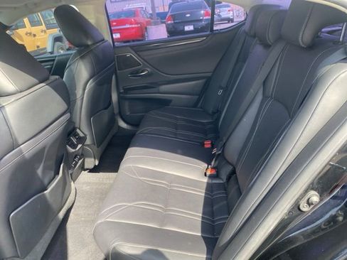 Used 2021 Lexus ES 300h w/ Accessory Package 2 FWD image 19