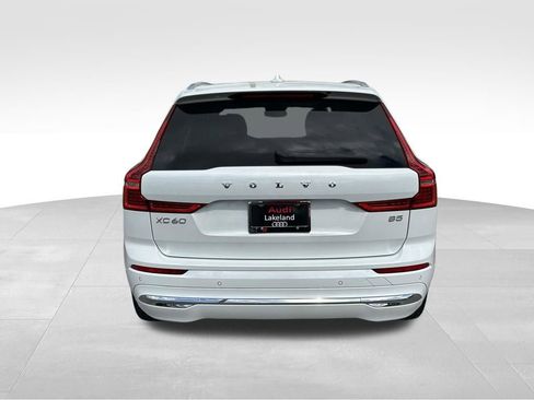 Used 2023 Volvo XC60 B5 Plus image 4