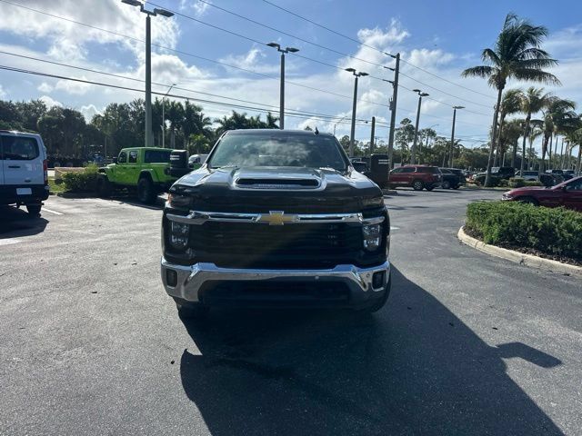 Used 2025 Chevrolet Silverado 2500 LT w/ Safety Package AWD/4WD image 2