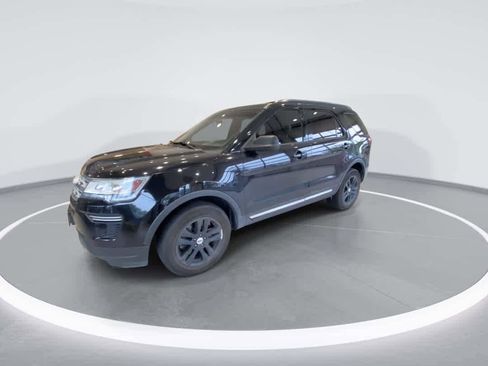 Used 2019 Ford Explorer XLT AWD/4WD image 4